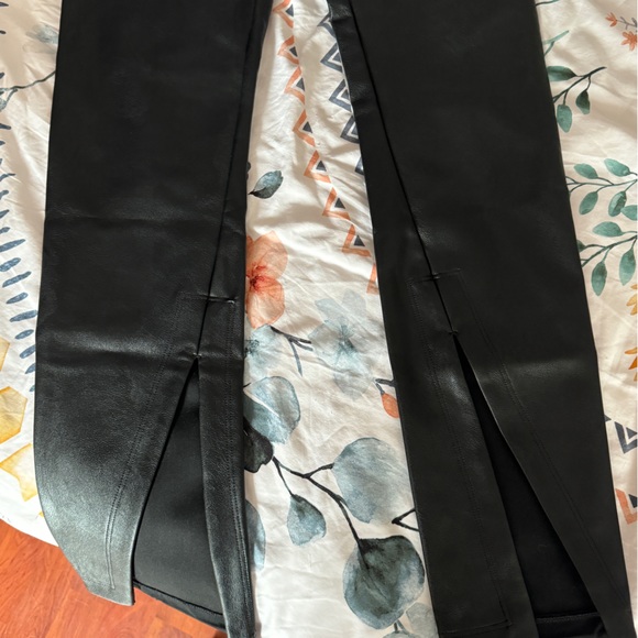 SPANX Split Hem Faux Leather Pants- BRAND NEW - Picture 2 of 4